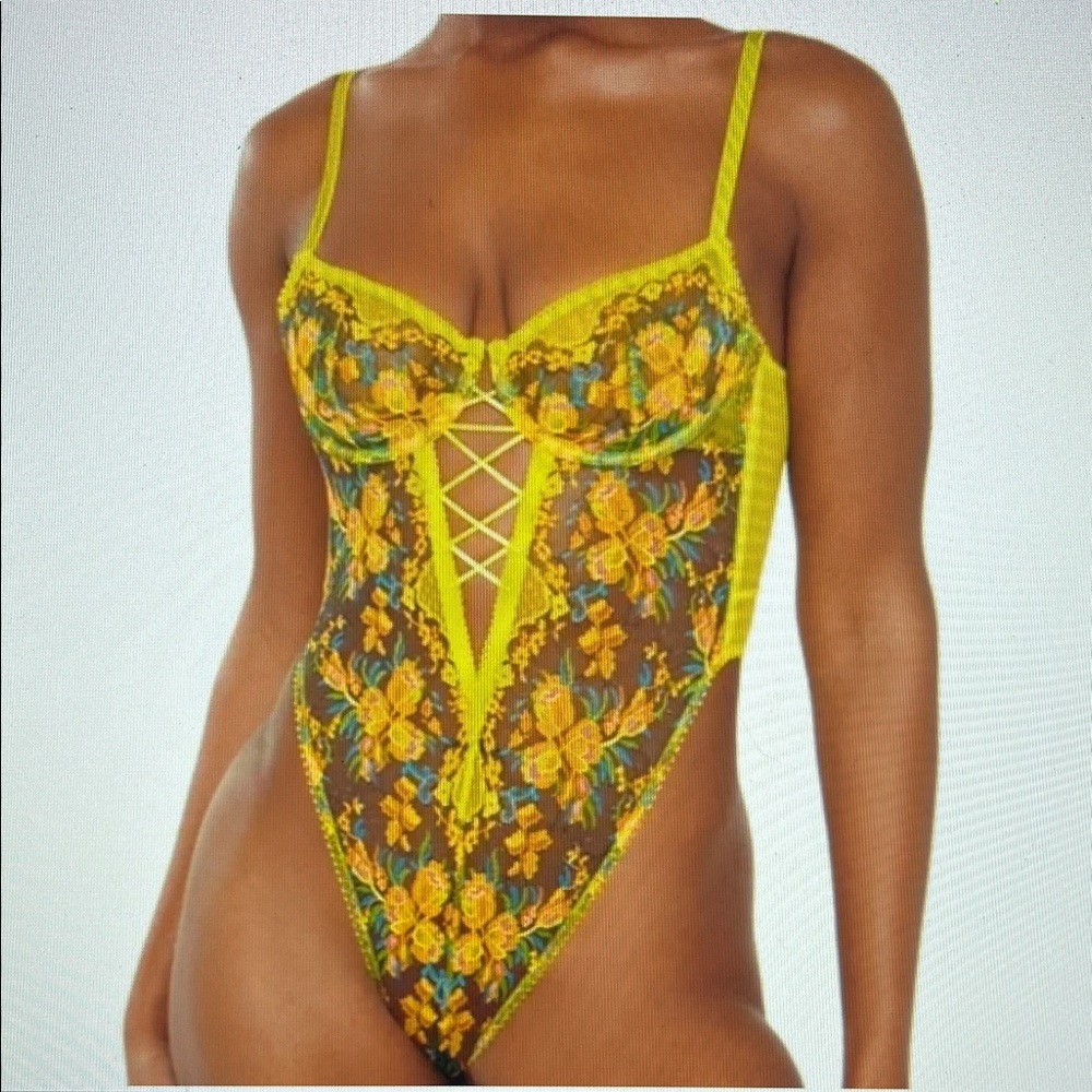 Savage X Fenty Sweetheart Lace Thong Teddy